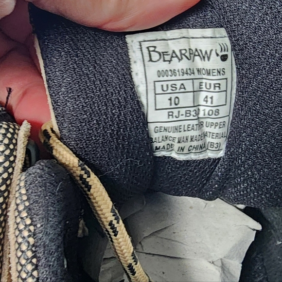 Bearpaw Women's Tan Hiking Boots NIB - Picture 3 of 10